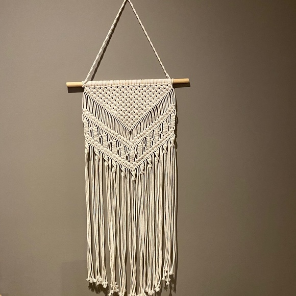 Macrame wall hanging - Picture 1 of 4